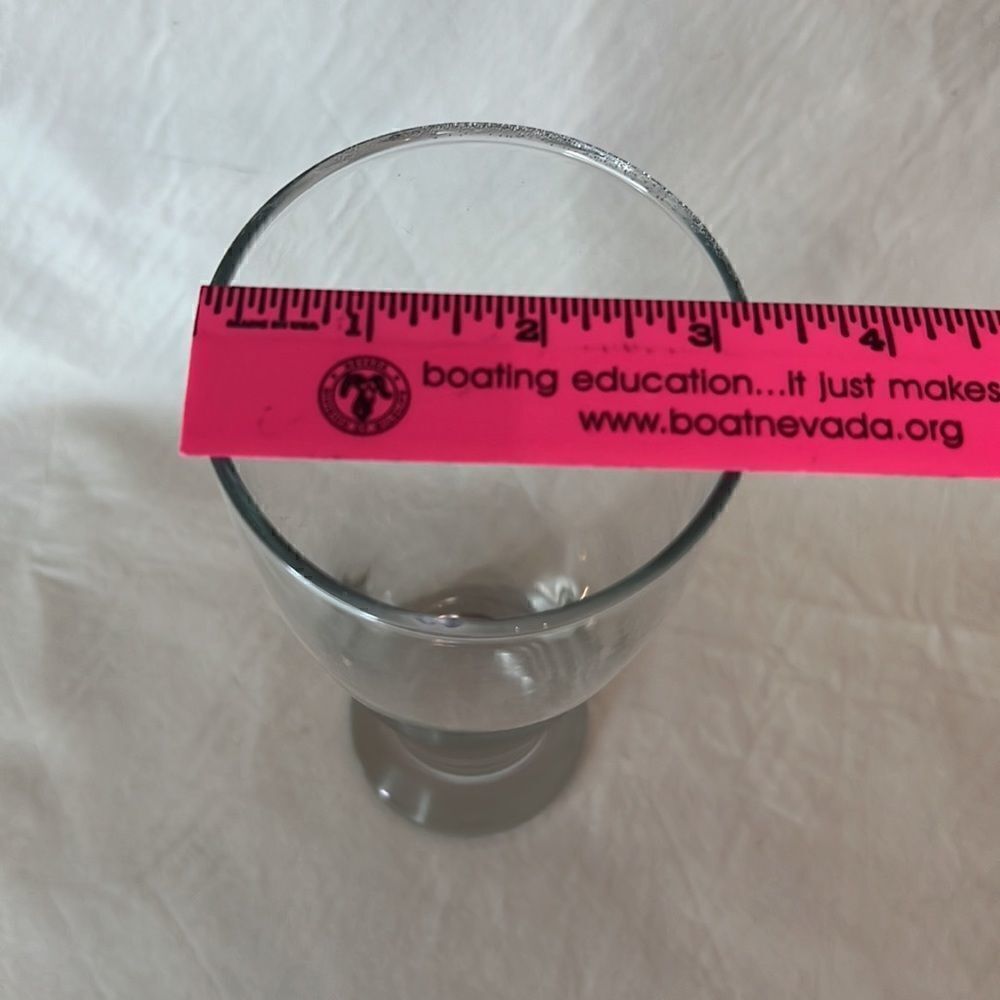 Beer Drinking Glass 24 Ounces 9 Inches Tall 3 1/4 Inches Diameter Clear Glass - Picture 3 of 4